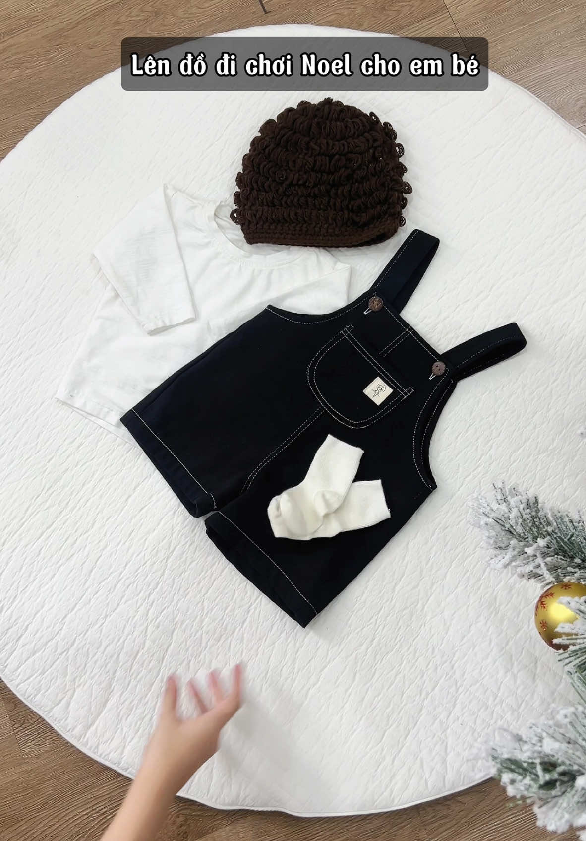 Gợi ý outfit đi chơi Noel basic cho em bé ☃️ #nhalemkids 