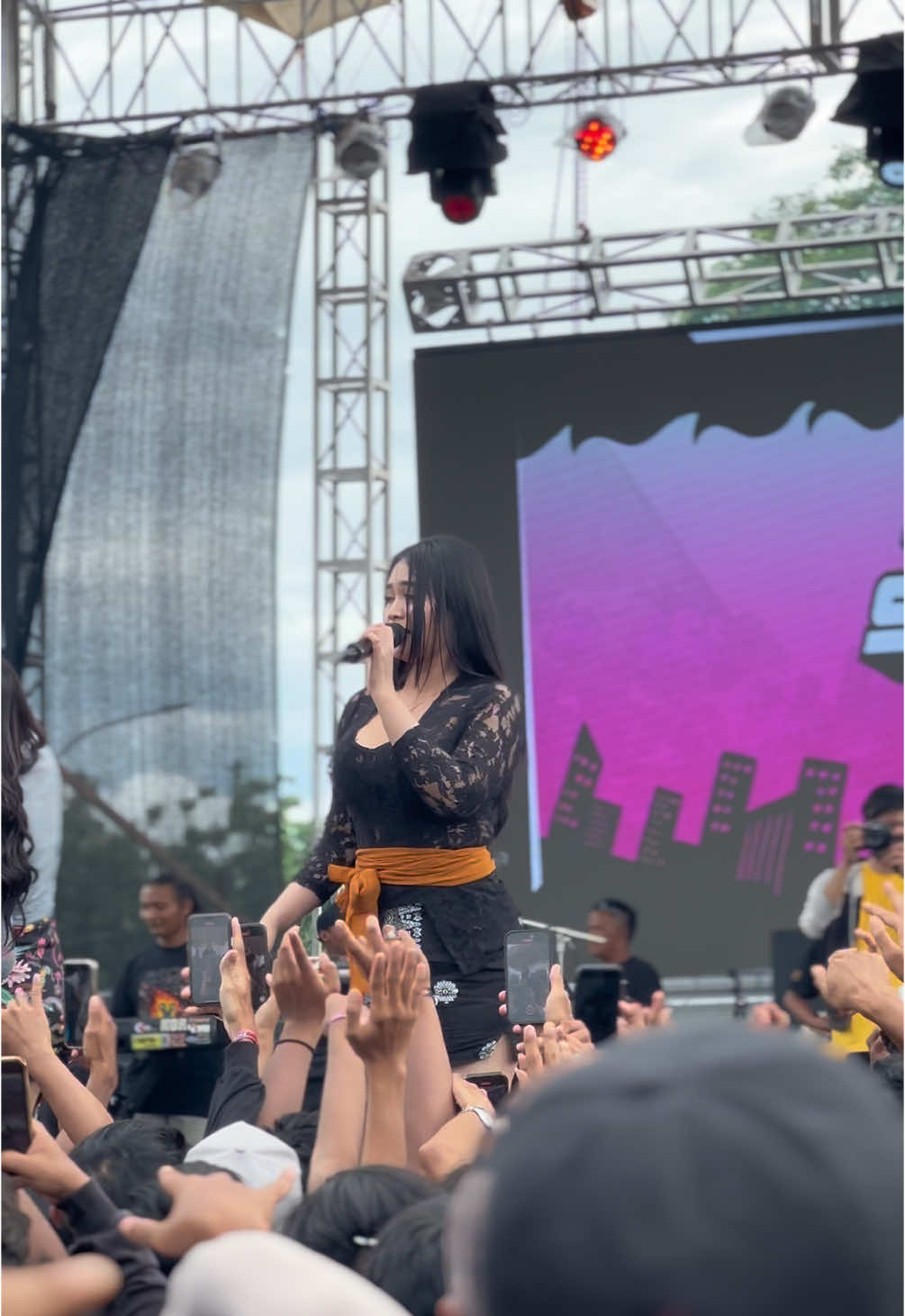 Mesti mbak anggun komen pertama 😋 @Angguncantikkaa  #twostrokeparty #tjolomadoe 