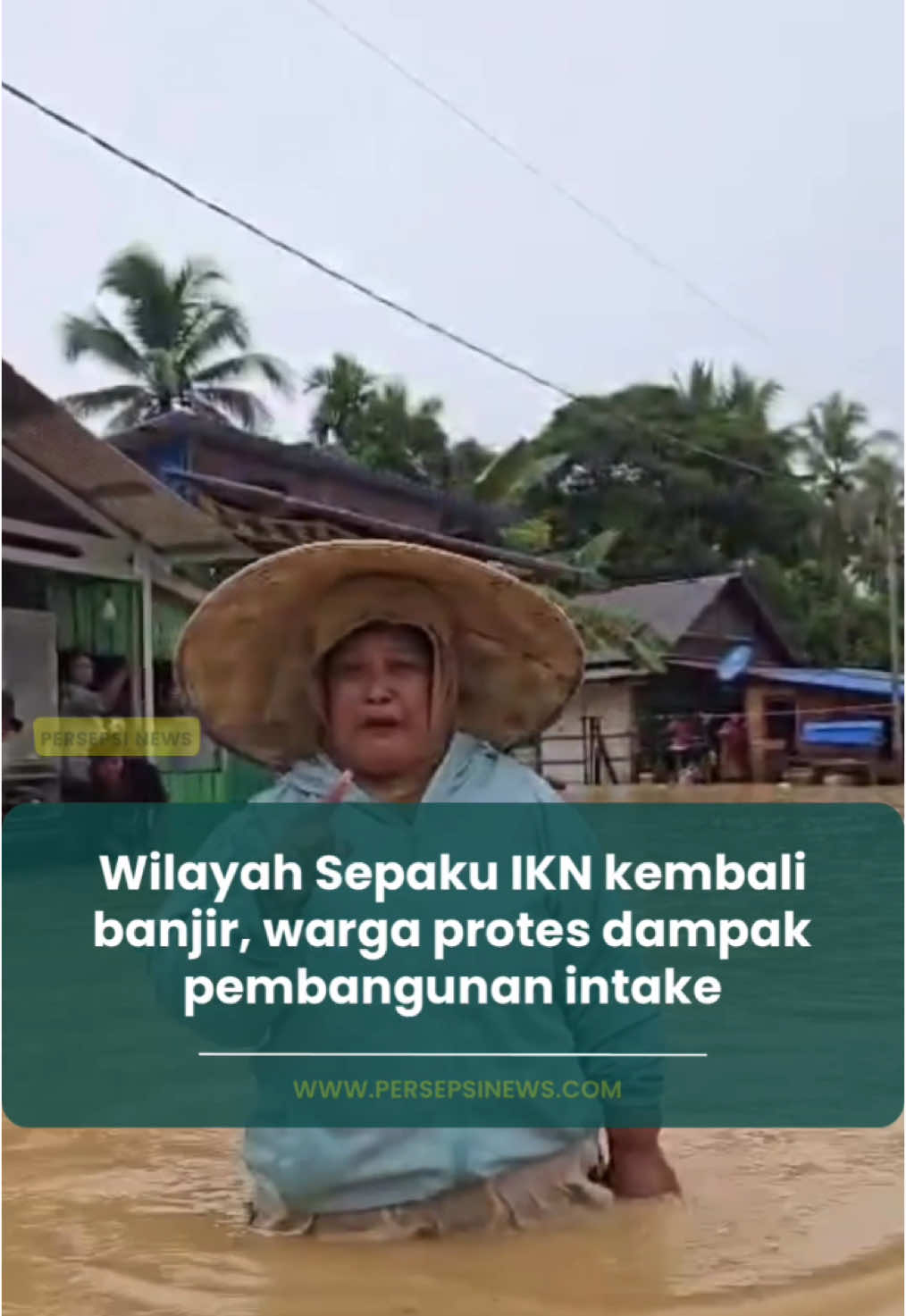 Ratusan rumah di Desa Sukaraja dan Kelurahan Sepaku PPU dilanda banjir sejak Kamis (28/11). Warga memprotes pembangunan intake di wilayah Ibu Kota Nusantara (IKN) jadi penyebab banjir. Sumber : Istimewa #beritaviral #viral #beritahariini #beritaterkini #banjir #ikn #ppu #sepaku #penajam #infotrending #viralindonesia #viralvideo #fyp 