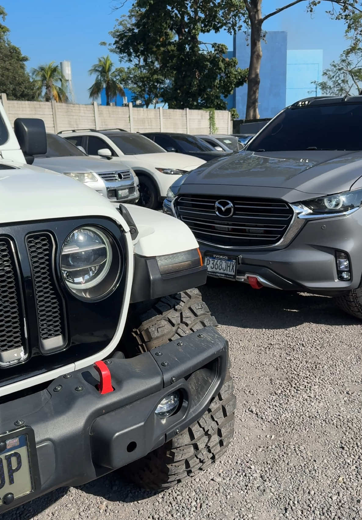 Que nunca nadie les digan que no pueden… 🔝🔥 #jeeplife #jeepeta #jeepsoftiktok #jeepgladiator #rubicon #bt50 #mazda #mazdabt50 #bt50highplus #escuintla #luxurycarsgt @Luxury Cars GT 🌴 