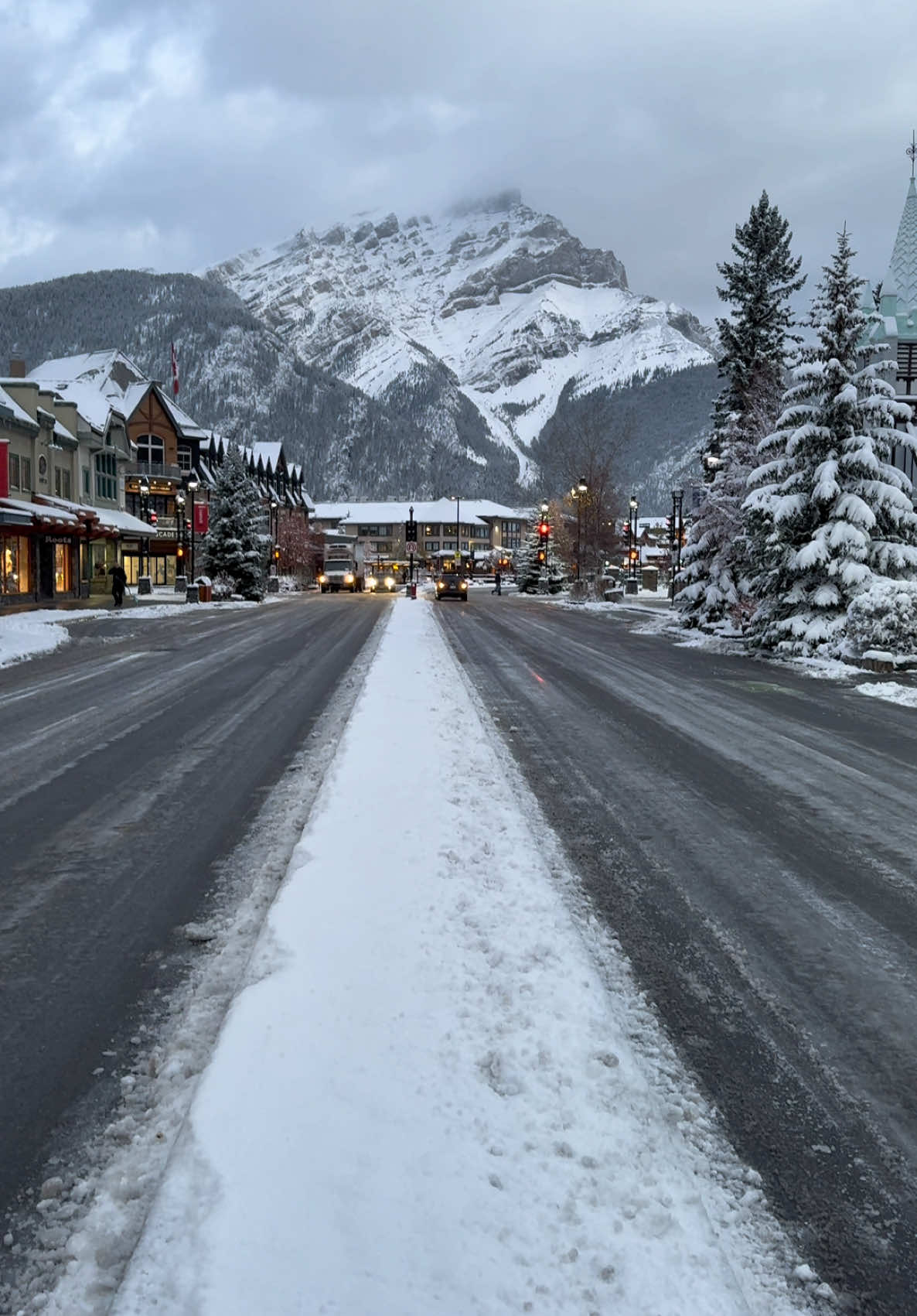 Hello, December ☃️#hellodecember #december #fyp #foryou #canada #canadianrockies #mountainlife #beautifuldestinations #wintervibes #mountainsarecalling #banffnationalpark #banff #christmas #christmastiktok #hallmarkchristmasmovies #tayloswift 