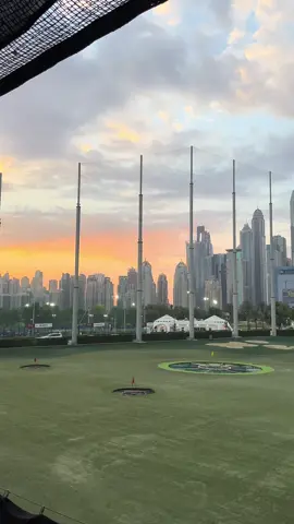 Top Golf Dubai ⛳️ #dubaithingstodo #thingstodoindubai #dubai #topgolfdubai #topgolf #fyp #travel #creatorsearchinsights #dubaiactivities #sunset #dubaisunset 