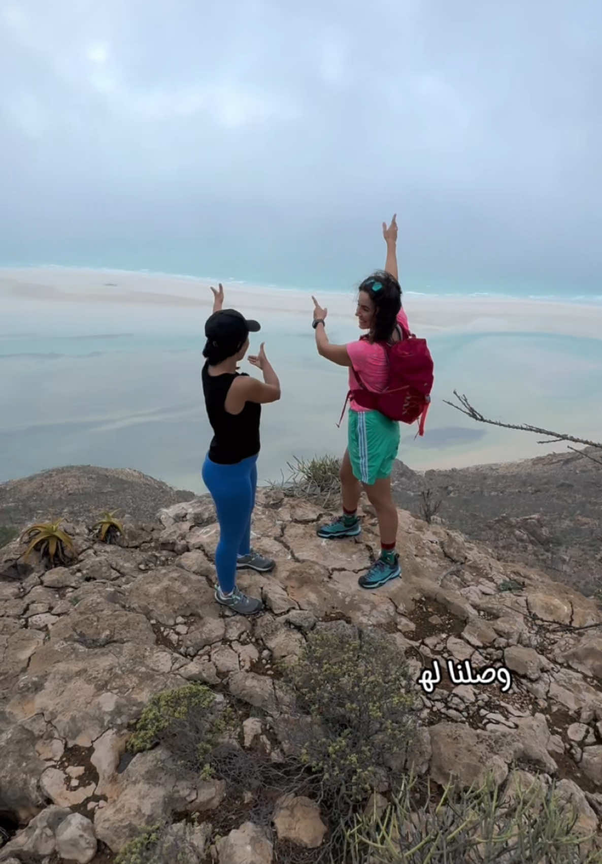 أجمل ثلاث مغامرات في جزيرة سقطرى اليمنية 🇾🇪 المكان الأول : وادي كليسن  المكان الثاني :محمية ديحمري  المكان الثالث : قلنسية - شاطئ ضدوح  لو حابين تحجزو رحلة الى سقطرى تواصلو مع أسيل 😍 قبل نهاية الموسم 