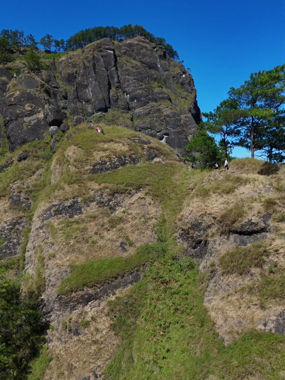 madaling umakyat sa bundok  YUNG BUNDOK 😅 📍mt.kabunian summit ⛰️ #nature #travel #mountain #bundok #hike #Hiking #summit #fyp #scam #firstime #bakun #benguet 