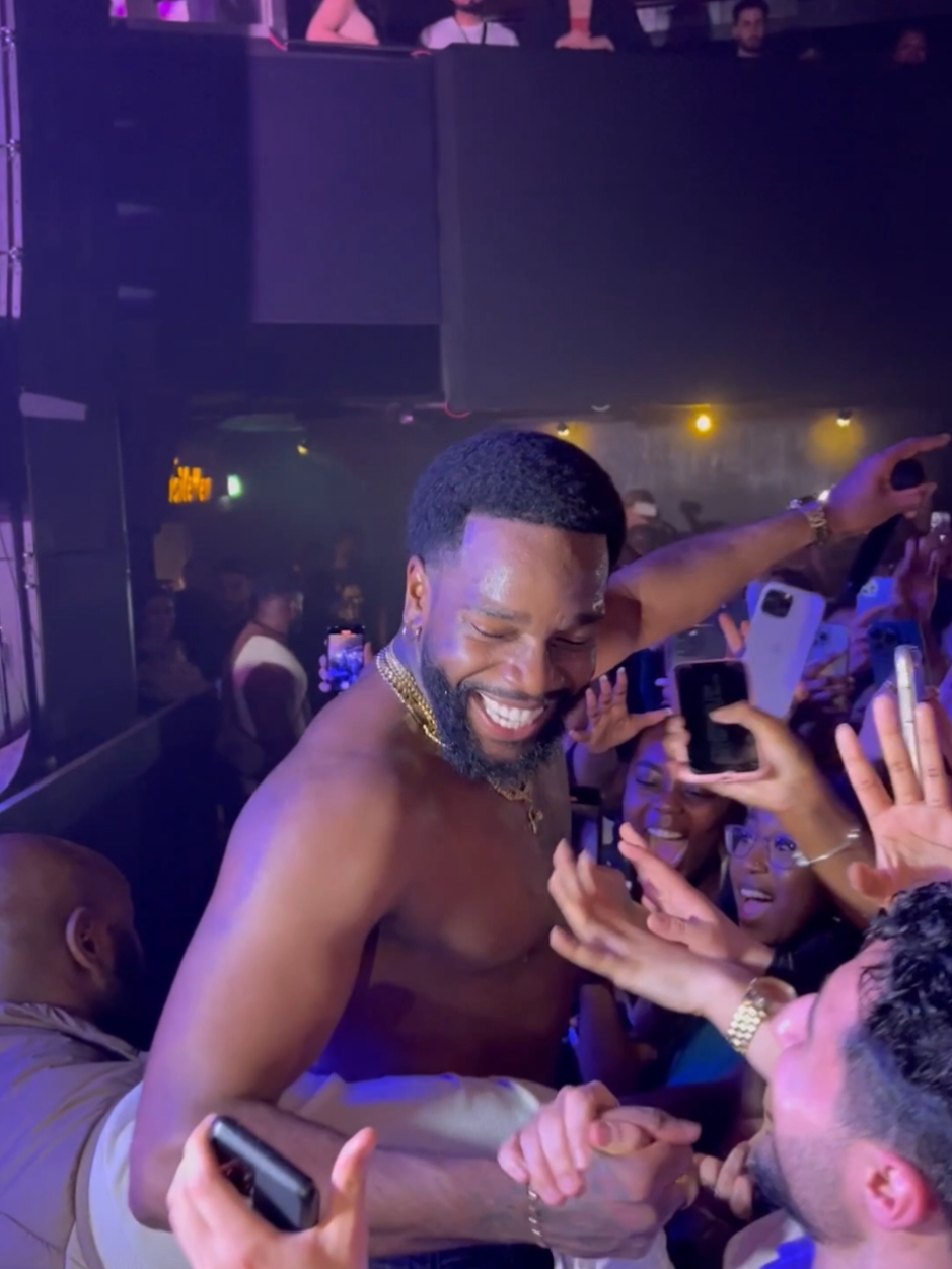 Mon frérot 🤝🏻❤️ @T A Y C 🤍 #tayctok #tayc #taykeedetayc #tayctour #taycconcert #konzert #heritage #heritagetour #dadju #afrobeats #camerountiktok🇨🇲 #großefreiheit #camerountiktok #hamburg #ladefensearena #foryouuuu #viral_video_tiktok #pourtoii 