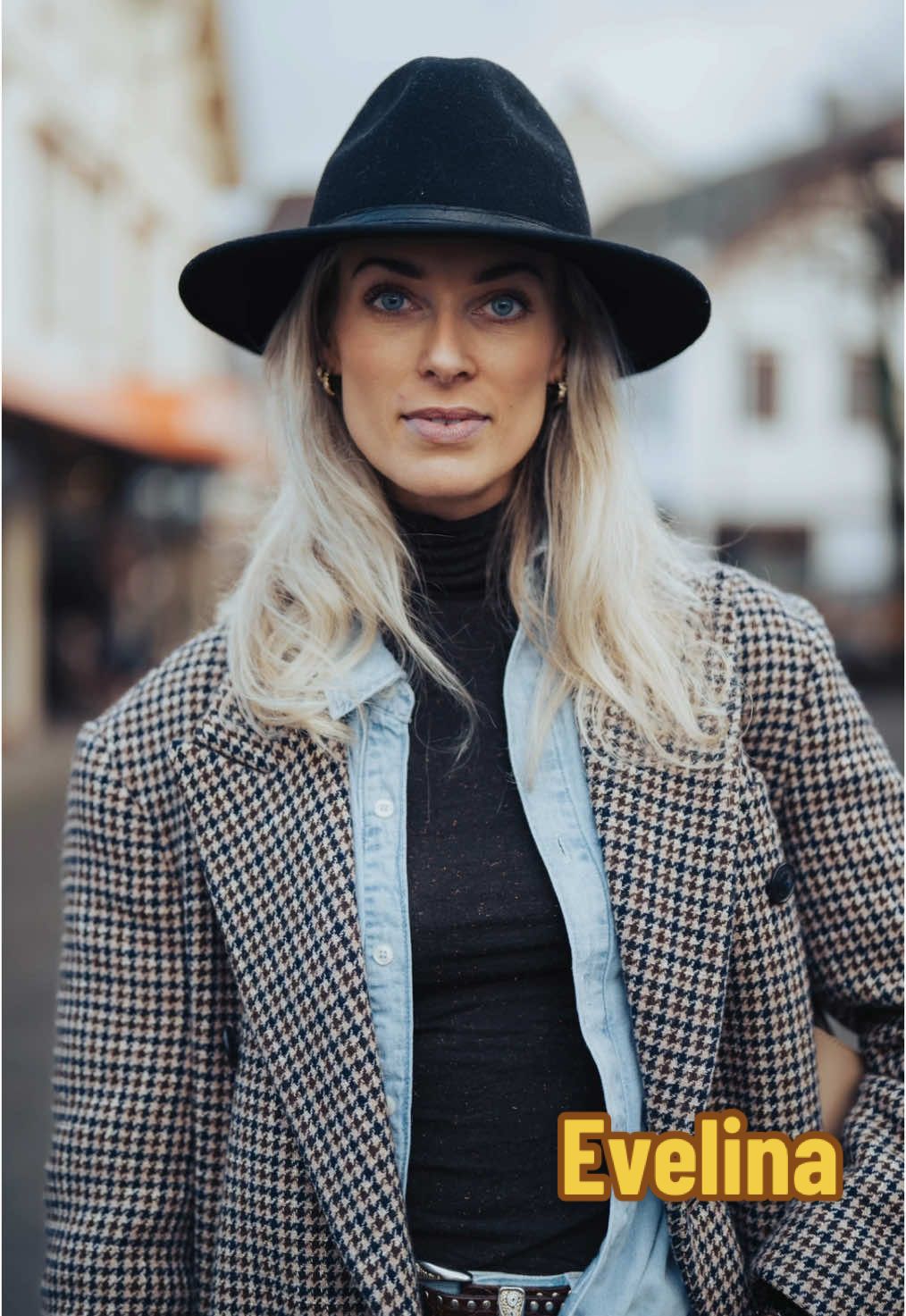 Met Evelina on the street, and her elegance and attitude were shining as bright as her smile. Each shot captured pure magic, her energy just lit up the lens. 💛 Camera operator: @Vanita 🎥 @Region Stavanger #streetphotography #portraitphotography #portrait #people #norway 