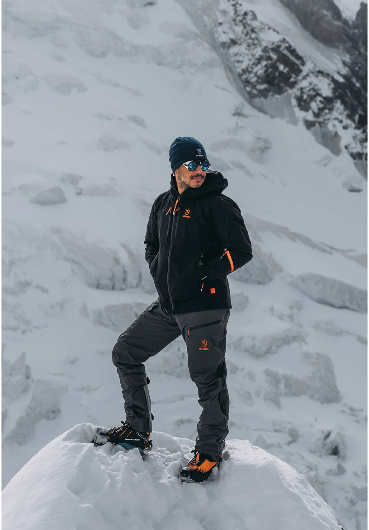 Durable, three-layer GORE-TEX PRO waterproof trouser with RECCO searchable technology. Now on at 30% off (ENDING SOON) Three-layer nylon GORE-TEX PRO fabric with a 28K/<6 RET membrane. Equipped with Recco technology In case of avalanches and emergencies or if lost in the outdoors RECCO rescue reflectors make you searchable by organized rescue teams searching with RECCO detectors. RECCO technology is not a substitute for an avalanche transceiver. Shop now at Nimsdaistore.com Link in bio #Nimsdaistore #Definedbytheelements #Technicalclothing #Bigmountains #ExpedReady #Nimsdai #Outdoorgear #Giveback #Nimsdaifoundation 