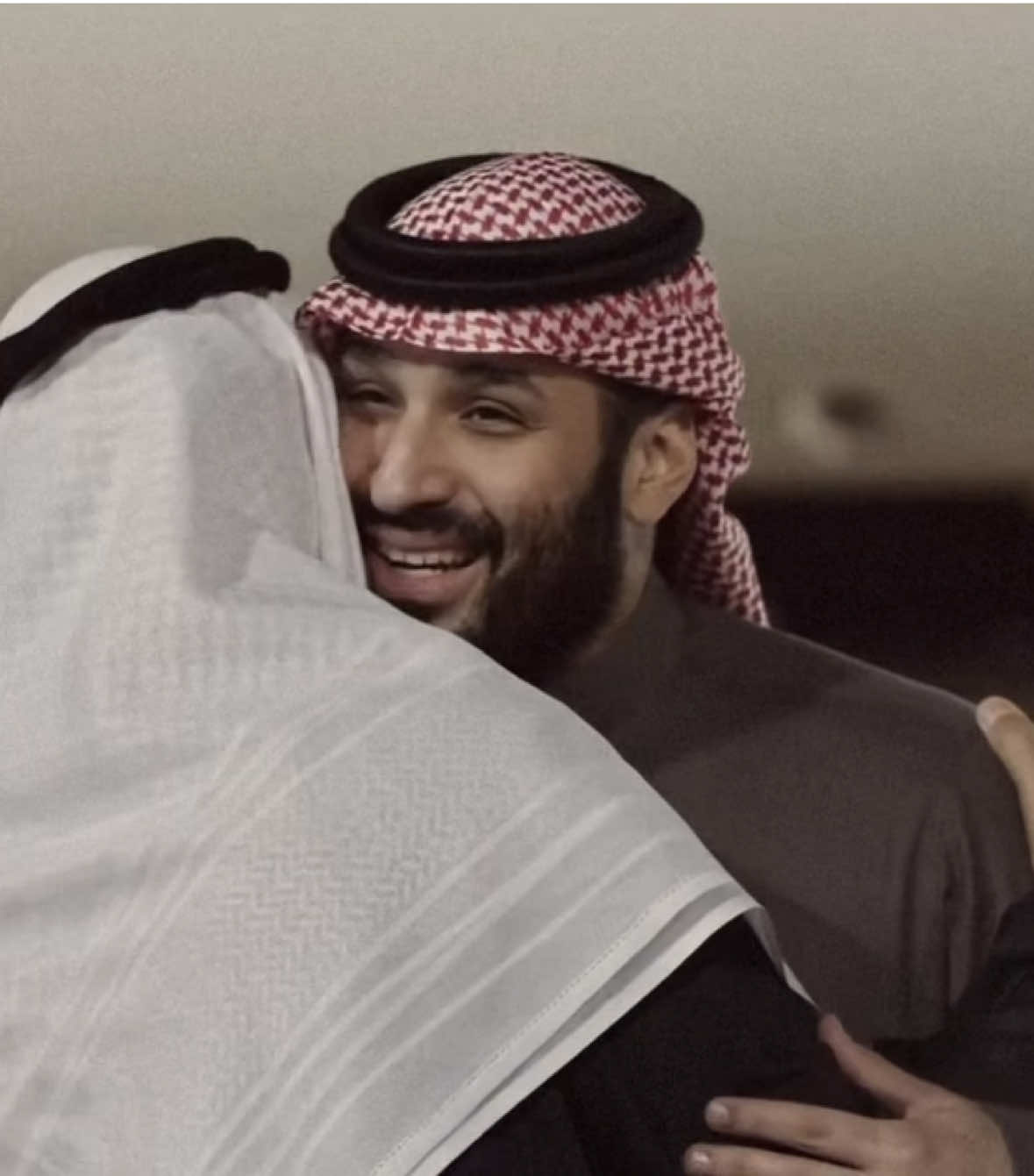 نـورت دارك يالأمـيــر                                      #mohdbinzayed & #mohdbinsalman 