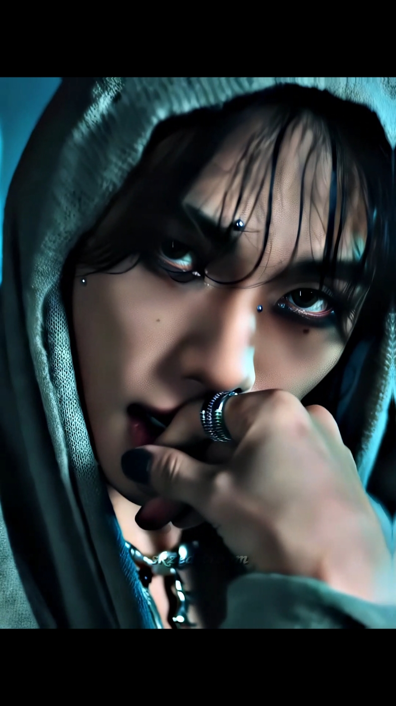 bro is so good that I had to edit him twice #hyunjin #hyunjinedit #hyunjinxversace #sogood #hyunjinsogood #skzhop #skzplayer #straykids #edit