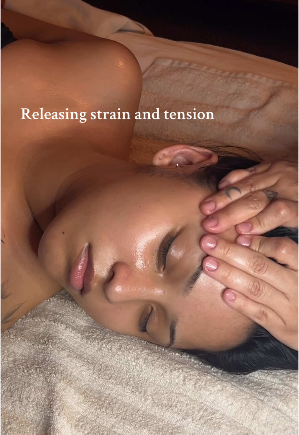 Headache be gone 🪄#release #strain #tensionheadache #facialist #skinhealth #skincare #facial #spa #facialmassage #facialtreatment #massage #flowandglow #skingoals 