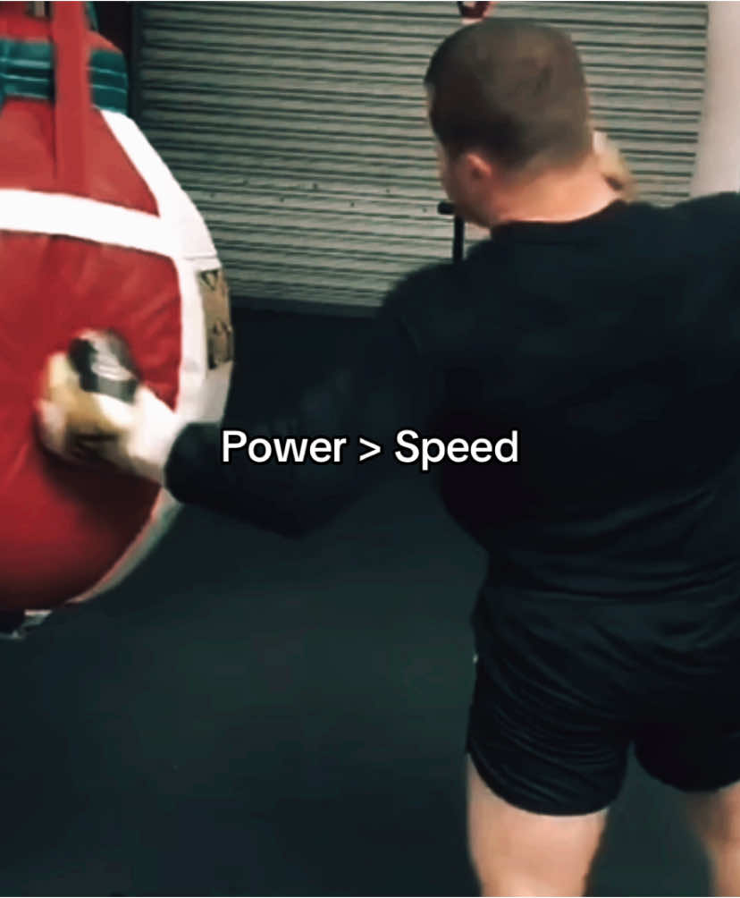 Or Speed > Power? || #boxing🥊 #boxingtok #fyp #caneloalvarez #canelo 