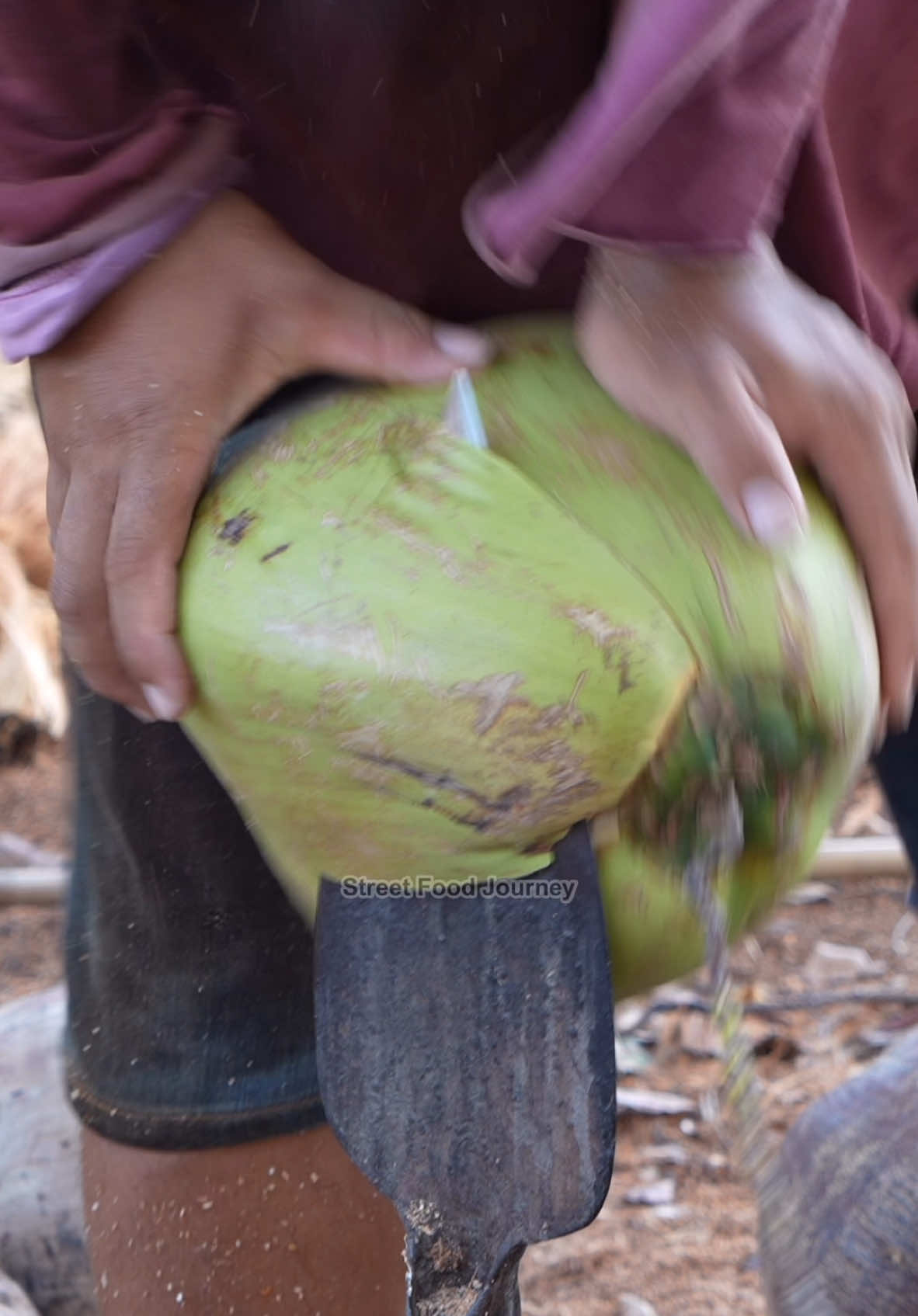 Risky Way To Cut Coconut In Thailand - Fruit Cutting Skills 🔍 Business name  ล้งมะพร้าววีระ ทางหวาย 📍Address Mueang Prachuap Khiri Khan District, Thailand #coconut #fruit #thailand #viral 