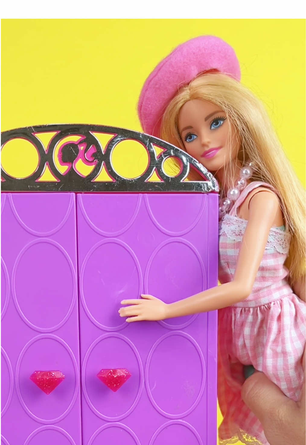 Barbie’s wardrobe 💕 #barbie #satisfyingvideo #cutie #asmr #toys 