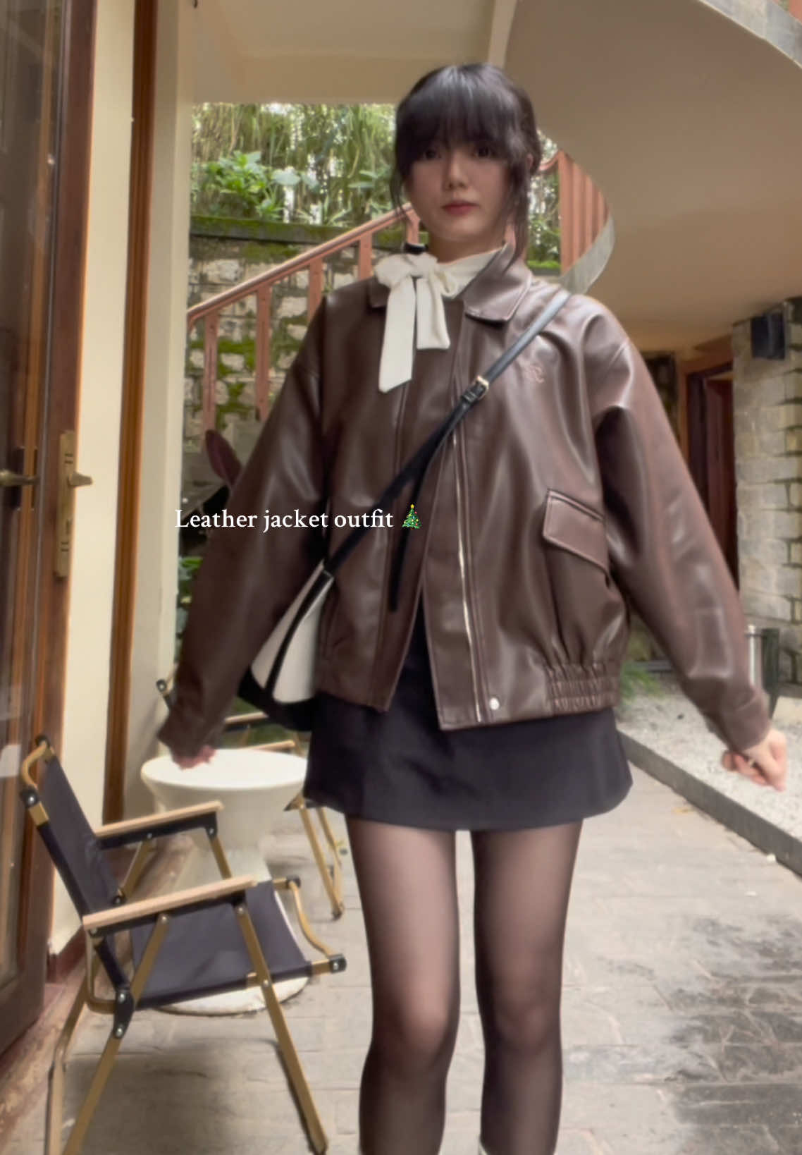 Vội quá quên ủi chân váy rùiiii  #outfit #OOTD #jacket #leatherjacketoutfit #fitcheck #dalat