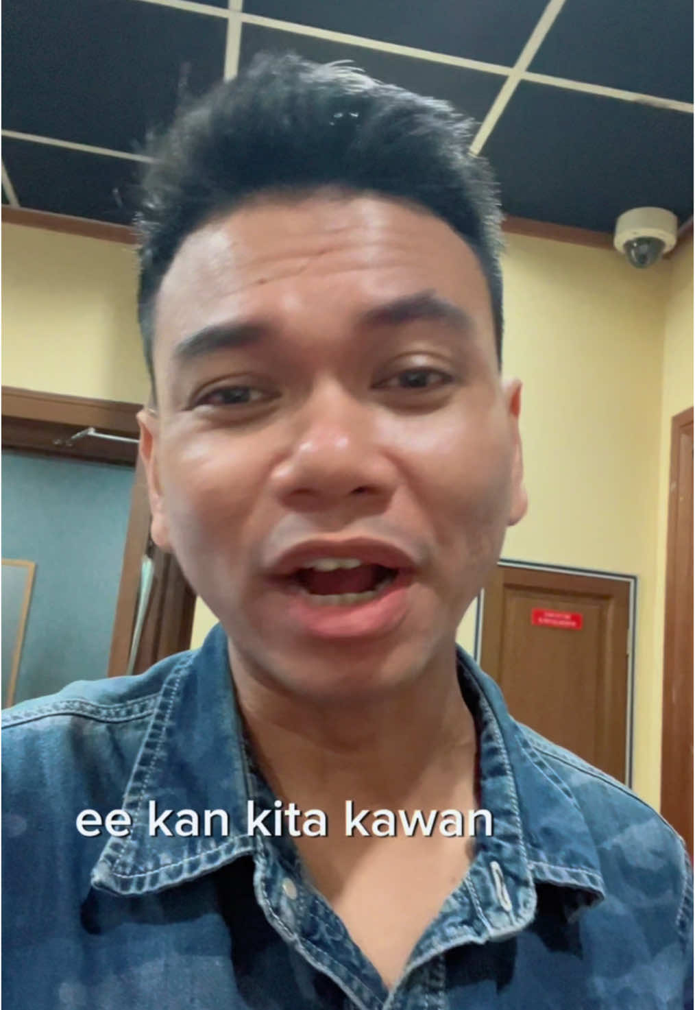 “Kita kan kawan je” 🤣 @Epy Shafik @Shell 🚗 @DJ AimanSabri @E.J @ Effa #rentakpagikl #klfm972 #inibarukl 