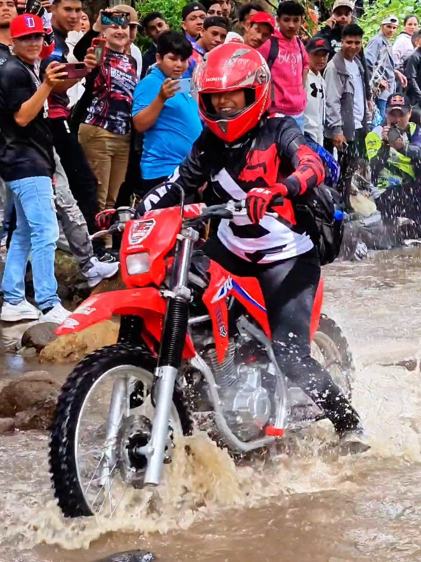 Única Femenina en la copa trocha  - 2da edición 🏁 #copatrocha2024  #copatrochajinotega  #trocha #moto #racing @Larry Trejos 2.0  @MOTORES LEON @MRBROCH⚙️  @VINI OEM PARTS  @Mich🎧  corredora 🔥🇳🇮