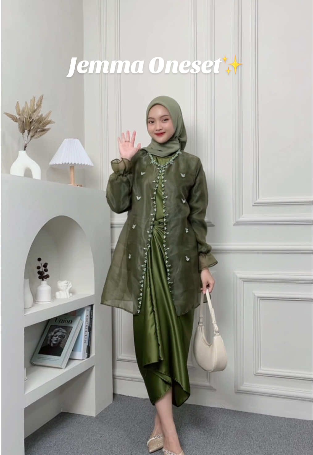 Jemma Oneset🤍 . . #prabatik #outfitkondangan #seragambridesmaid #oneset #bridesmaid #gamislebaran #ootdkondangan #gamispesta #oneset #roklilit #jemmaoneset #promoguncang1212 