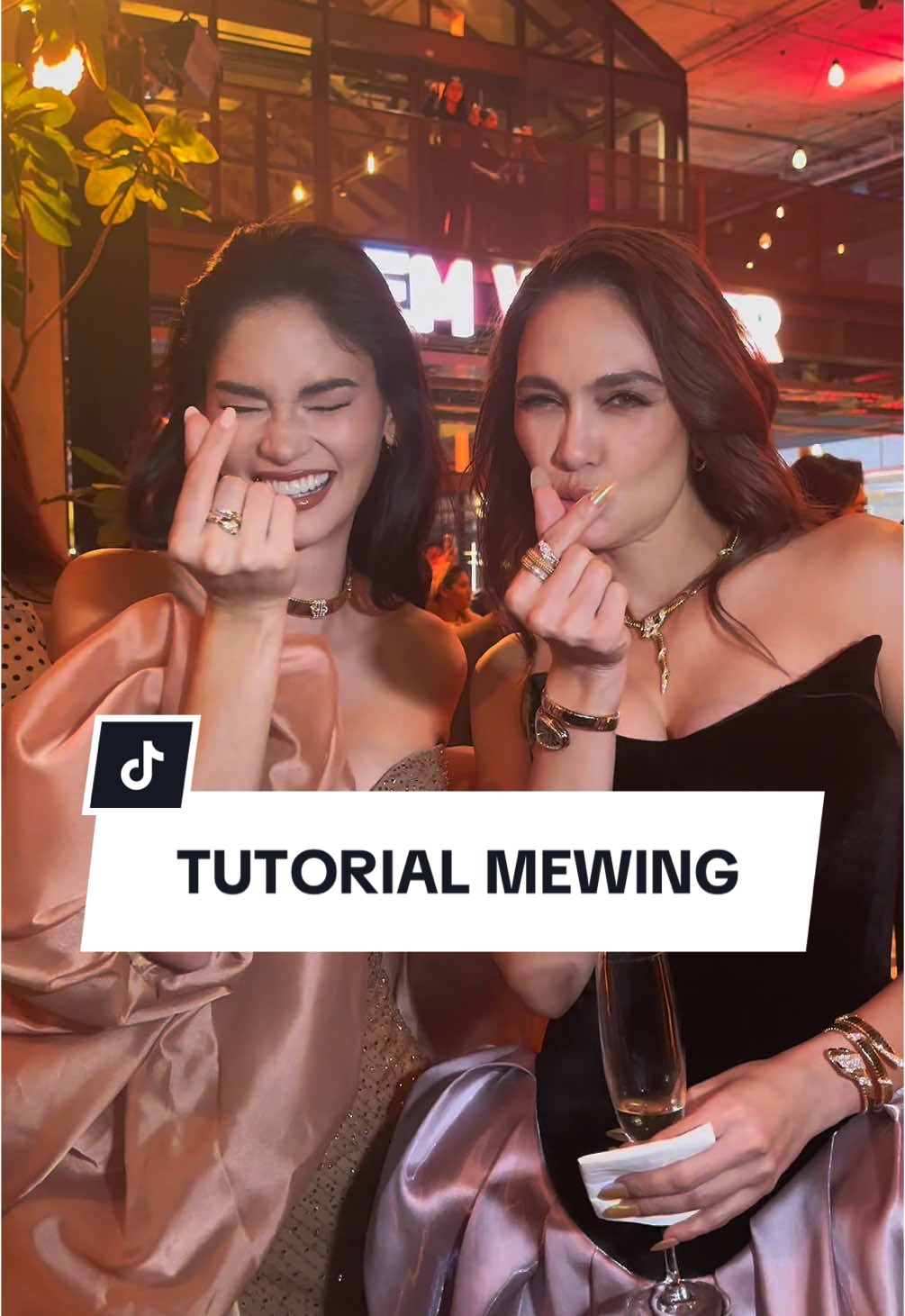 tutorial mewing ala kita😎 @Pia Wurtzbach Jauncey @Hồ Ngọc Hà #mewingtutorial 