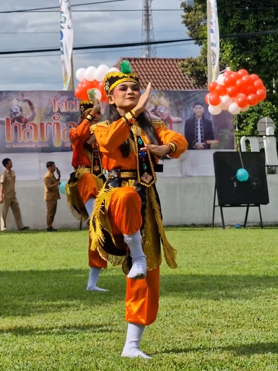 Rangkaian event Harjalu resmi dirilis Pj. Bupati Lumajang Indah Wahyuni pagi ini (02/12) saat apel pagi bersama OPD di halaman Kantor Pemkab Lumajang. Selengkapnya di www.visitlumajang.com #visitlumajang #lumajang #harjalu769 #harjalu 