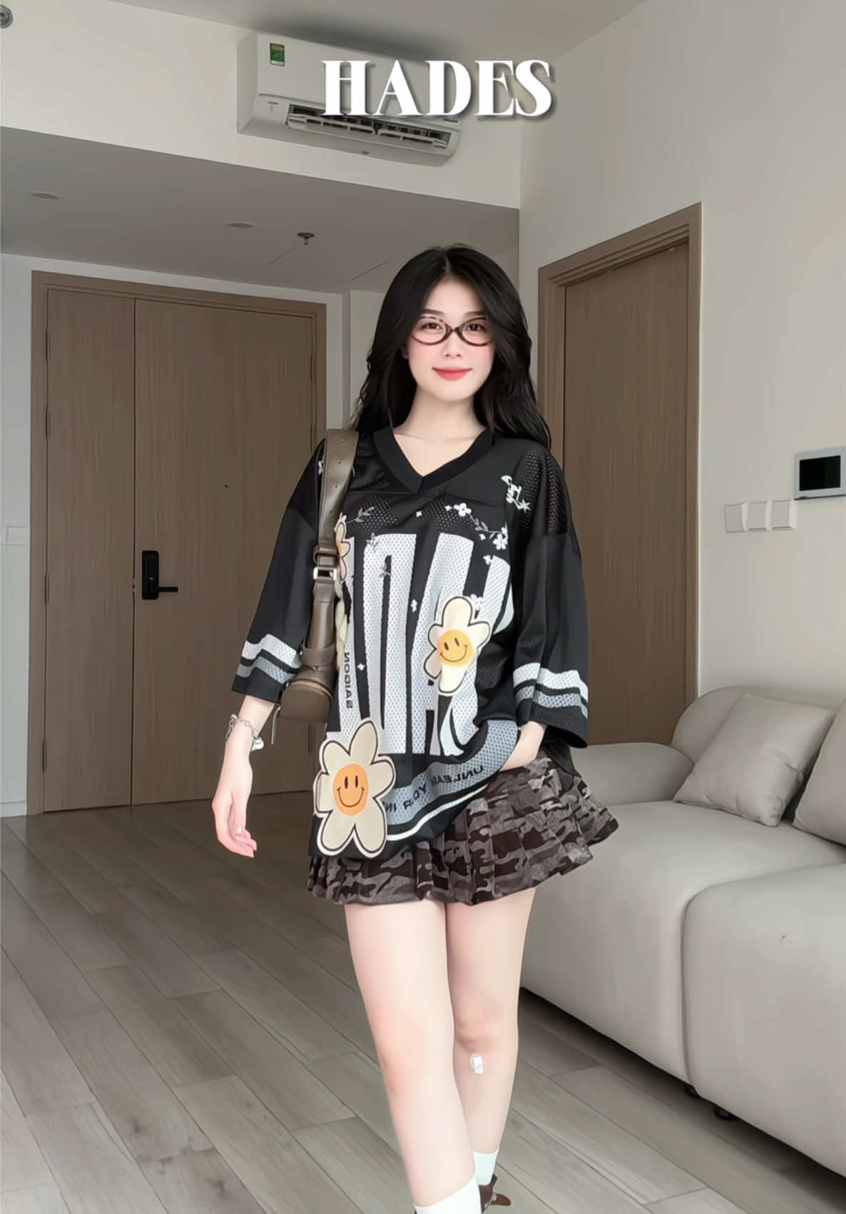 Gợi ý phối đồ với áo thun trông có gu hơn ❤️ @HADES STUDIO #hadesstudio #fyp #outfit #viral #xuhuong #phoidoxinh #goclamdep 