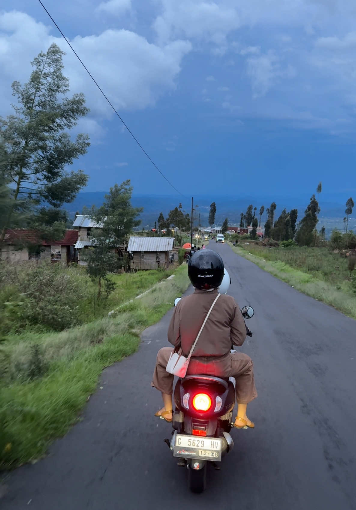 View jalur tambi temanggung setelah di guyur hujan 😍🛵🫰 #tambi #sibajag #canggal #temanggung 