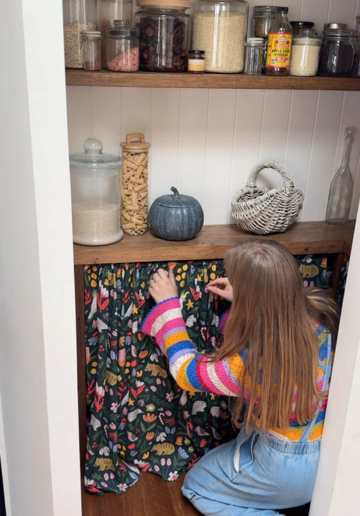 Decorate my Christmas pantry with me 🎁🎄🧵 Australian native bird theme has been our decorations for the past few years so it was only fitting to continue the tradition around the house and into the pantry 💖 #christmasdecor #australianchristmas #pantryorganization #pantrydesign #handmade #christmastime 