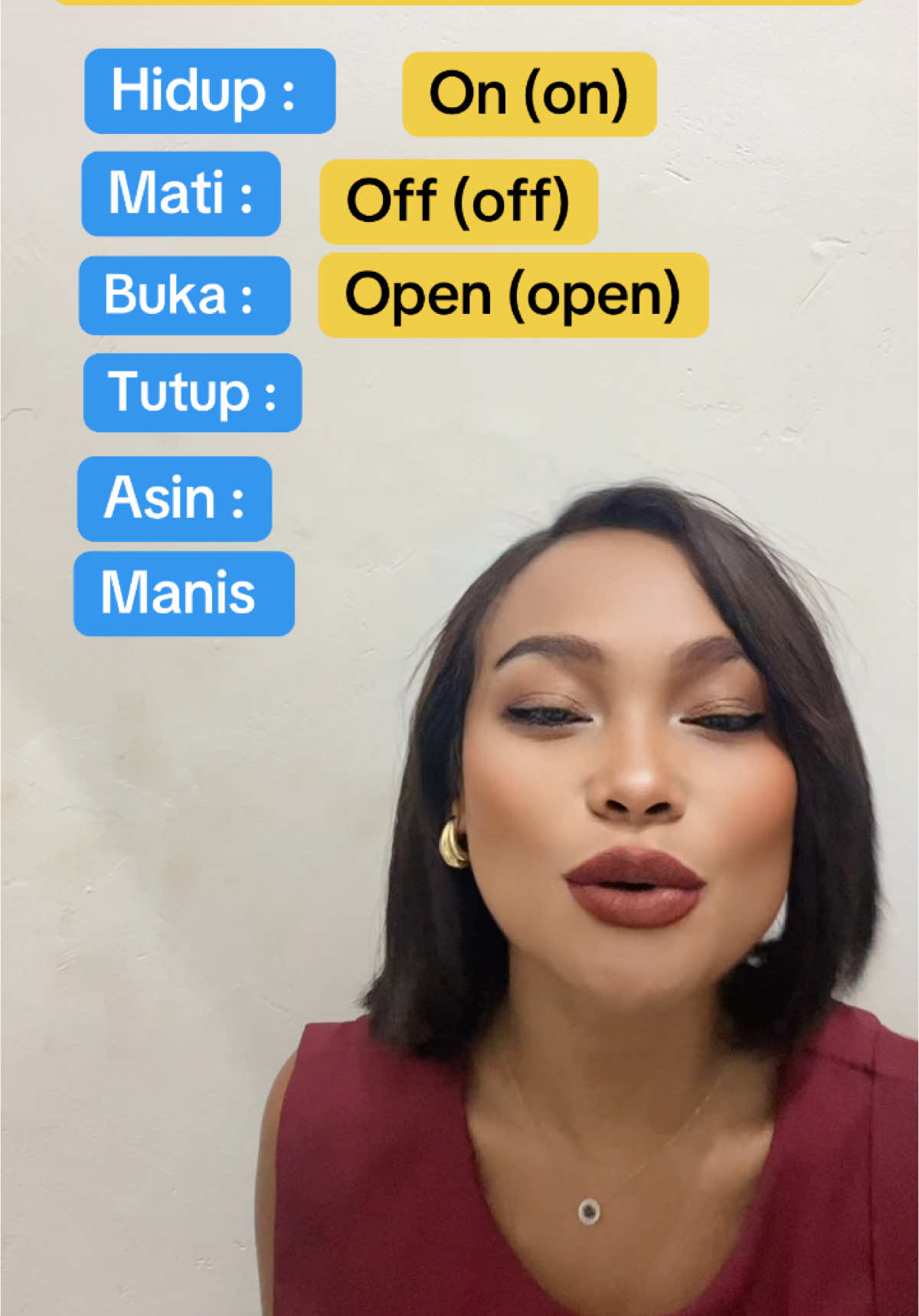 Bahasa inggris sehari2 😘❤️ #jelajahbandung #bukuedukasianak #otodidakjagokuasaibahasainggris #Bahasa #✅🥰 #bahasaindonesia #JelajahLiburan #JelajahSurabaya #CapCut #bahasainggrismudah 