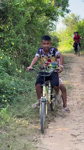 អកព្រៃច្រើនពណ៍កាចសំបុក🦅😂🇰🇭