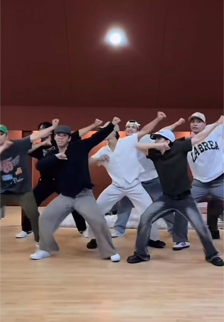 Bruninho @𝘔𝘢𝘯𝘯𝘦x 𝘔𝘢𝘯𝘩𝘢𝘵𝘵𝘢𝘯 #dance #dancechallenge #brunomars