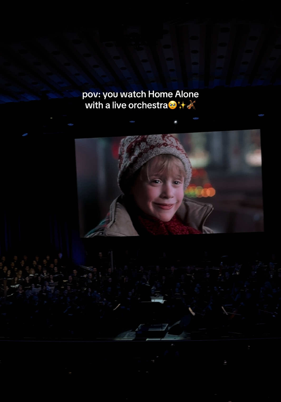 This is your sign to go and see Home Alone in concert this Christmas🎄✨💫🎻  Totally magical🥹 📍Sala Palatului București  #homealone #homealoneinconcert #orchestra #liveorchestra #concert #christmas #fyp #xmas 