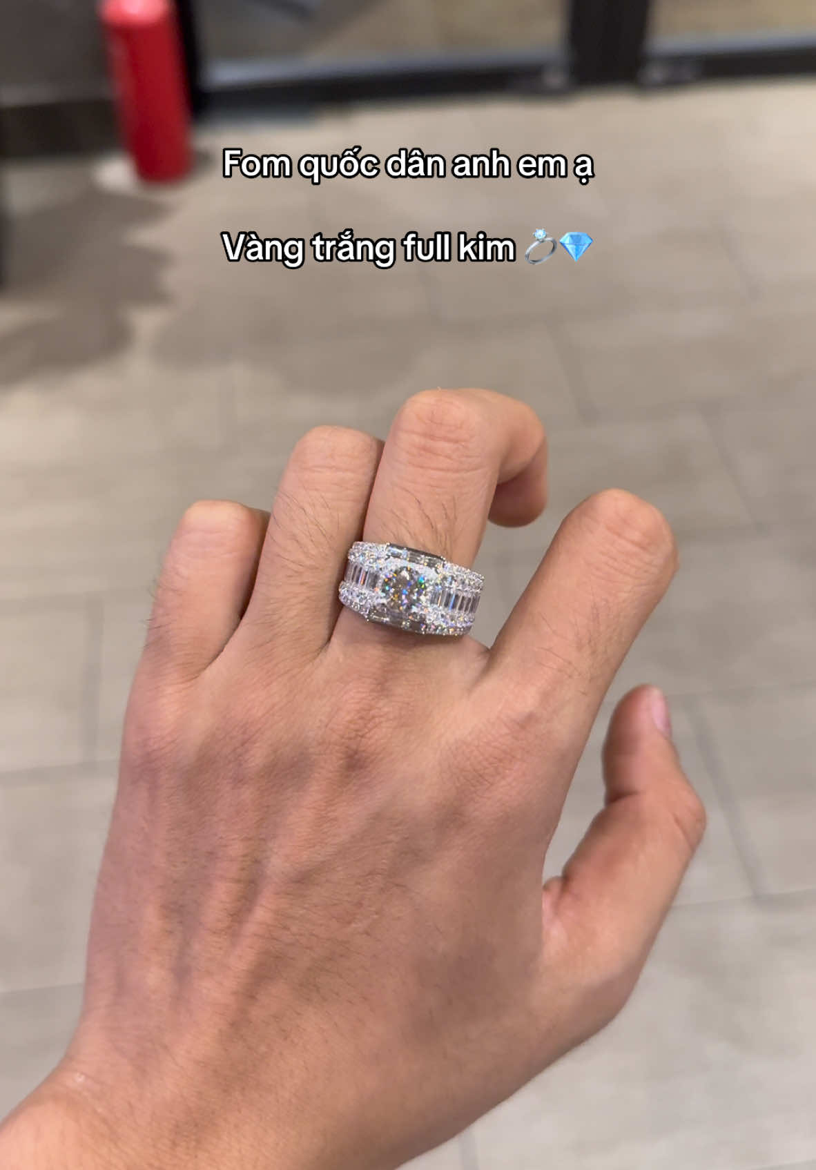 Fom nhẫn quốc dân Vàng Trắng đính full kim cương Moiss 💍 Lựa chọn cho anh em #xuhuong #trangsuc #diamond #PhanHungLuxury #hungtrangsuc #fyp 