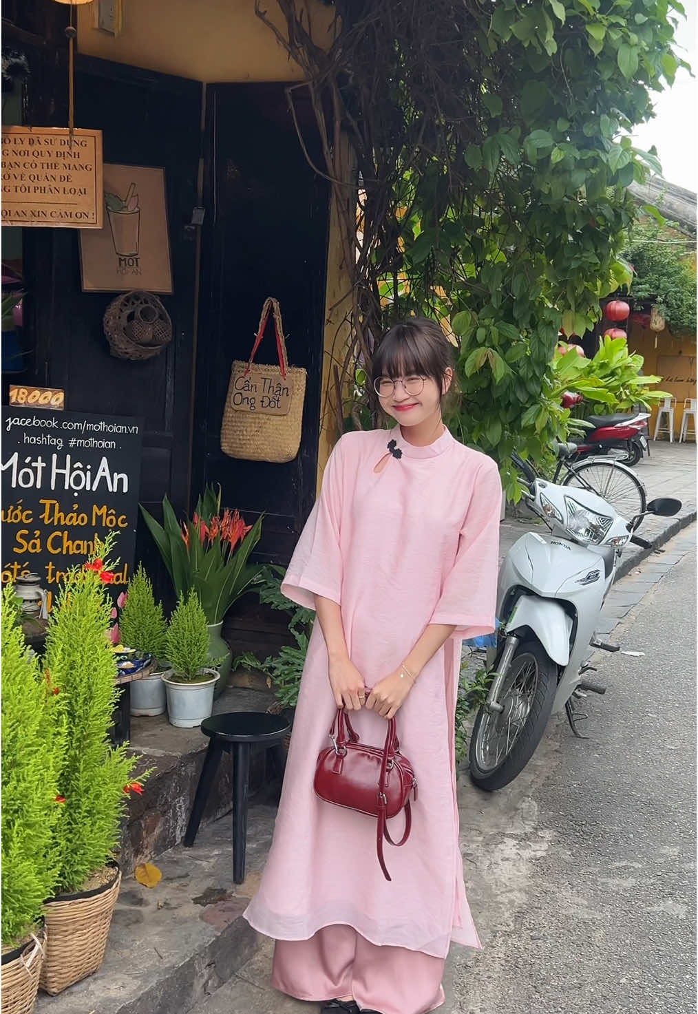 Dạo một vòng phố cổ 🏮 #fyp #xh #miho #aodai #hoian 