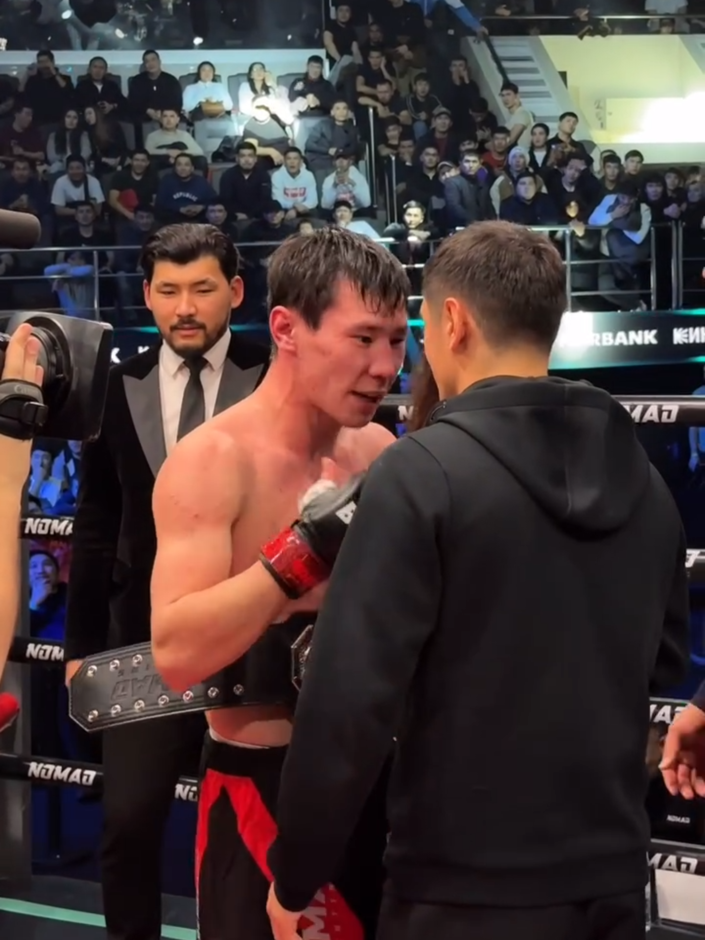 На прошедшем турнире NOMAD FIGHTING 11 Айдос Жаппарбергенов стал чемпионом в легчайшем весе! Первая защита после повторного завоевания пояса Айдосом пройдет против Алмаза Нургали🔥 #казахстан #kz #nomadfighting