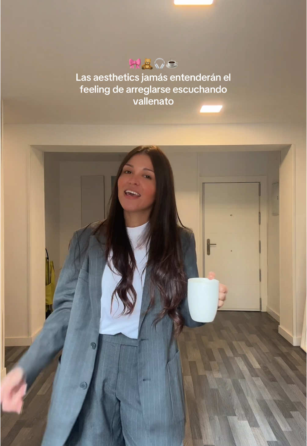 Las aesthetics jamás entenderán el feeling de arreglarse escuchando vallenato 🎀🧸🎧☕️ #aesthetic #blazeroutfit #outfitinspo #vallenatos 