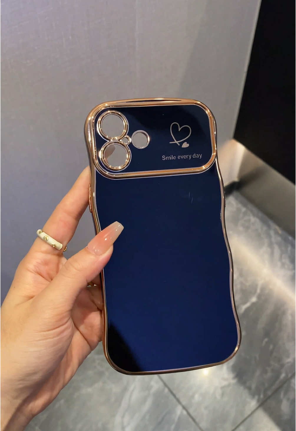 Color black! ! Look at the wavy sides and details!! So freaking cute!  #iphone16promaxcase #iphone15promaxcase #iphone14promaxcase #iphone13promaxcase #iphone12promaxcase #iphonecase #tiktokshopblackfriday #wavycase #fyp 