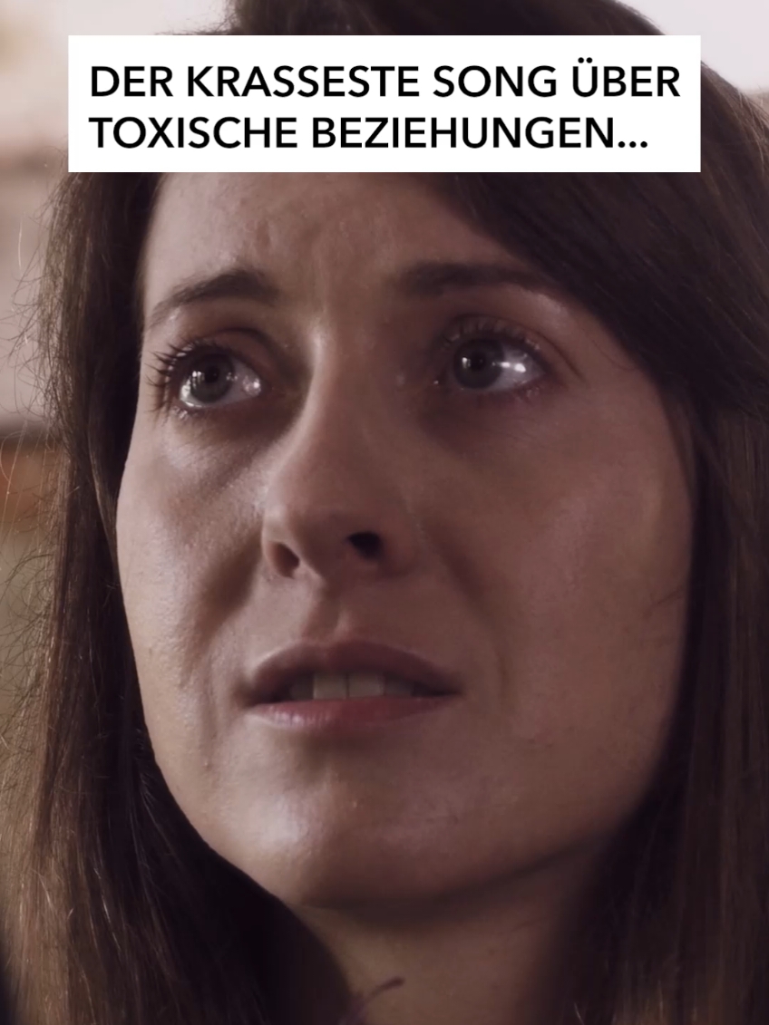 Der krasseste Song über toxische Beziehungen... @Bina Bianca und ich haben unsere eigene Version daraus gemacht. Link zum kompletten Video in der Bio. Originaltext & Komposition von @LEA. Kamera, Regie & Schnitt Florian Müller, Regieassistenz Dominik Balkow, Produktionsleitung Anna Diekhans Instrumental & Production von Jonas Feldmann & Daniel Klink #heartshot #neuemusik #deutschrap #hiphop #independentartist #indie #songrelease #lea #leiser #musikvideo #musik 