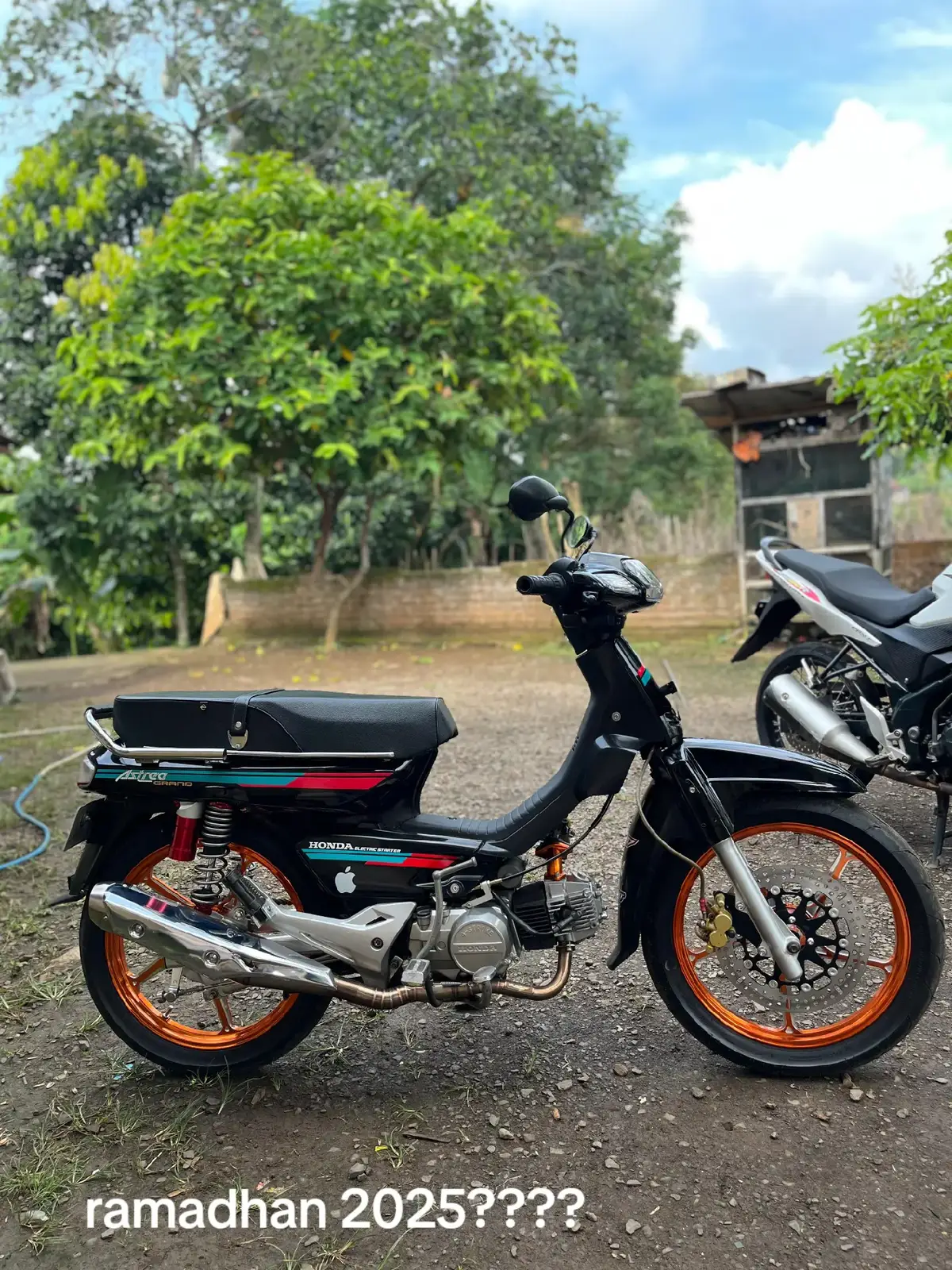 kita usahakan sebelum bulan puasa sudah mndingan #astrea #astreagrandindonesia #astreagrand #astreagrandbulus #astreagrandmodifikasi #Astrea Pakai Velk Supra 