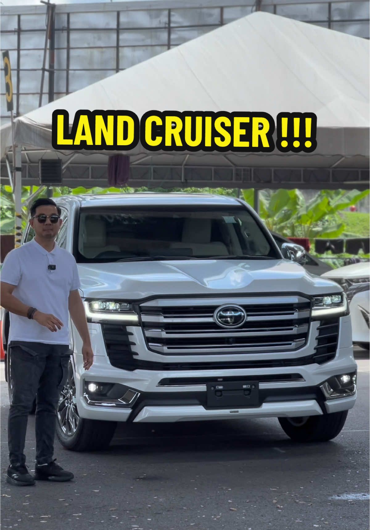 Kereta yang menjadi pilihan boss boss next level ! SUV mewah daripada jepun iaitu toyota land cruiser zx tahun 2023 , nego harga bawah market . Hanya rm480k sahaja !😮‍💨  Nak kereta mewah bukan  ada pada kereta continental sahaja , jepun pon tak kurang hebat untuk produce kereta level boss boss macamni . Nak yang lagi padu? Angkat lexus lx600 terus lagi king !  Saya suka kereta ni sebab drive feeling dia menang another level ! Sangat enjoy bila drive . Sangat selesa , sangat premium dan paling penting sangat nampak kaya . Sekali pandang orang ingat taukey kuari 😆  Apa pendapat anda tentang kereta ni ? Design dia kena jiwa tak ? Karan tak karan ? Cer comment sikit 🤨  @Areep Recondkarr @ZAN RECOND @Azim_KaretaRecond @matnuat_recond @Syed Recond  RIBUAN TERIMA KASIH BUAT WARGA NIKBART YANG SENTIASA MENYOKONG , Teruslah mengikuti perkembangan dari kami . Disinilah impian anda akan kami akhiri . Take the key and drive like a champ ! ❤️ #nikbartmotor #911#911carrera4s #992gt3rs #911gt3 #911gt2rs #gt2rs #recondcar #alphard #vellfire #harrier#mercedes #astonmartin #mercedesbenz #mercedesamg #amg #bmw#bmwm4 #bmwm5 #bmwm3 #golfr #golfr32 #volkswagen #urus #lambhorghini #audir8 #amggtr #fyp #fypシ #fyppppppppppppppppppppppp 