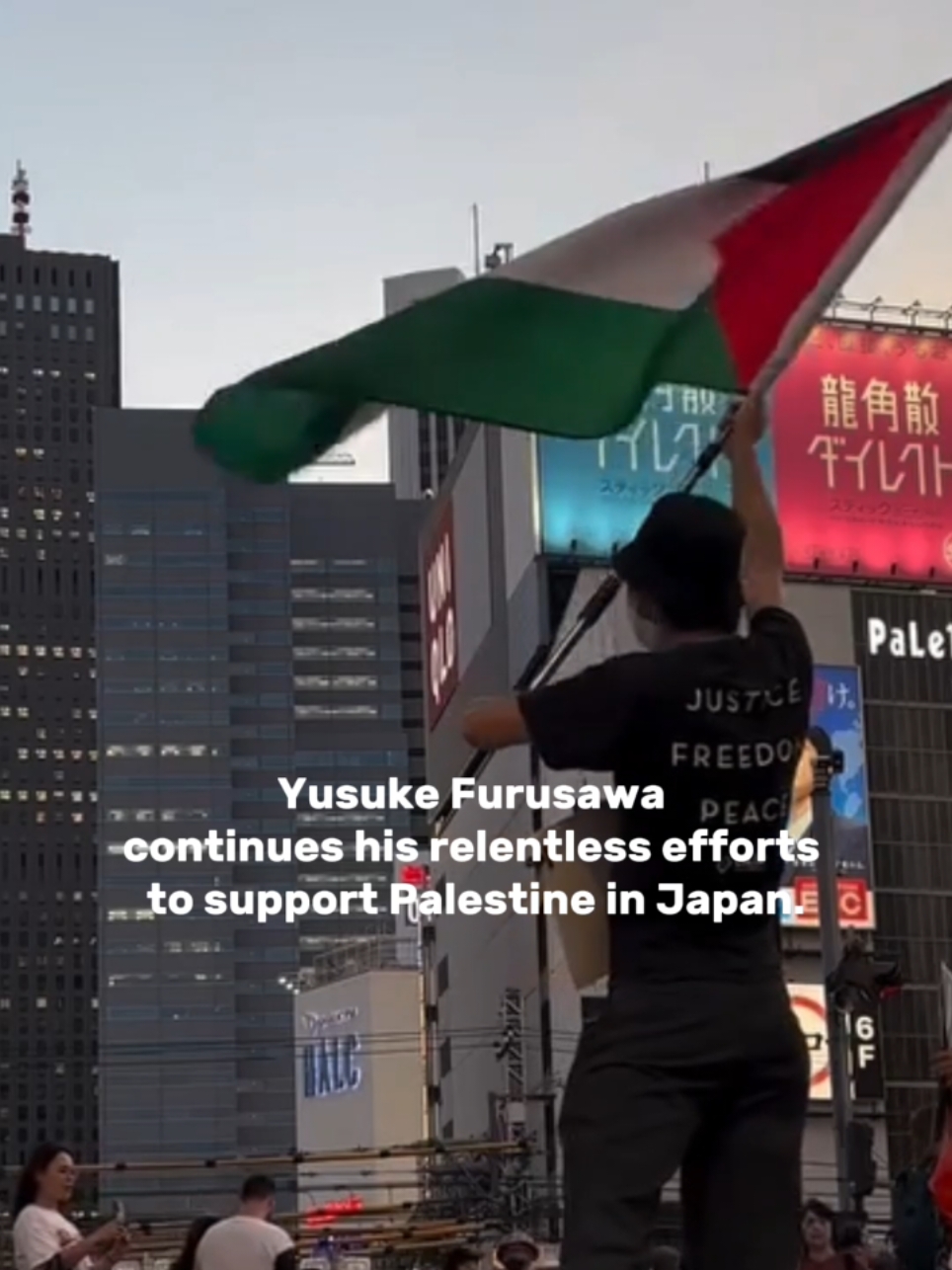 Follow Instagram @furusawayusuke_ A Japanese activist, Yusuke Furusawa, boldly demonstrating every day to advocate for Palestine after learning about the ongoing genocide there. “I know many Japanese people are not aware, and I hope to speak out and educate them.