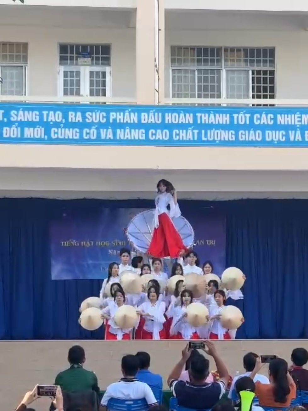 Full bài dự thi tiếng hát học sinh tiết mục múa 