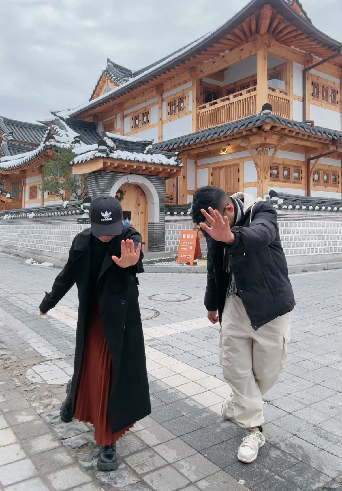 WAIT! #waitdancetrend with my coin bearer 😅 a chance encounter in seoul 👻 #dancetrend #waitdance #dancetiktokdance #dancechallenge #dancingtrend #fyp #foryou #tiktokph 