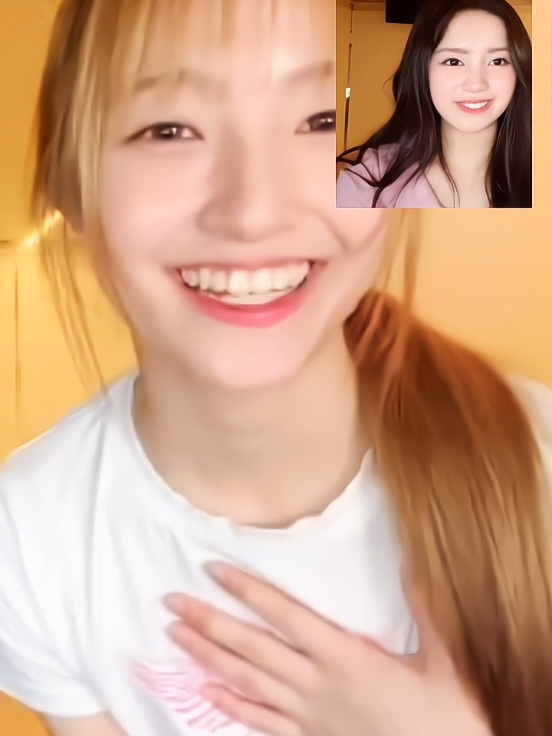 For Bbangduz delulu shipper Let's imagine that they both had a video call.🤫🤭 #Bbangduz #yunsia #elisiaparmisano #elisia #bangyunha #yunha #UNIS #CURIOUS #uni_story #everafter 