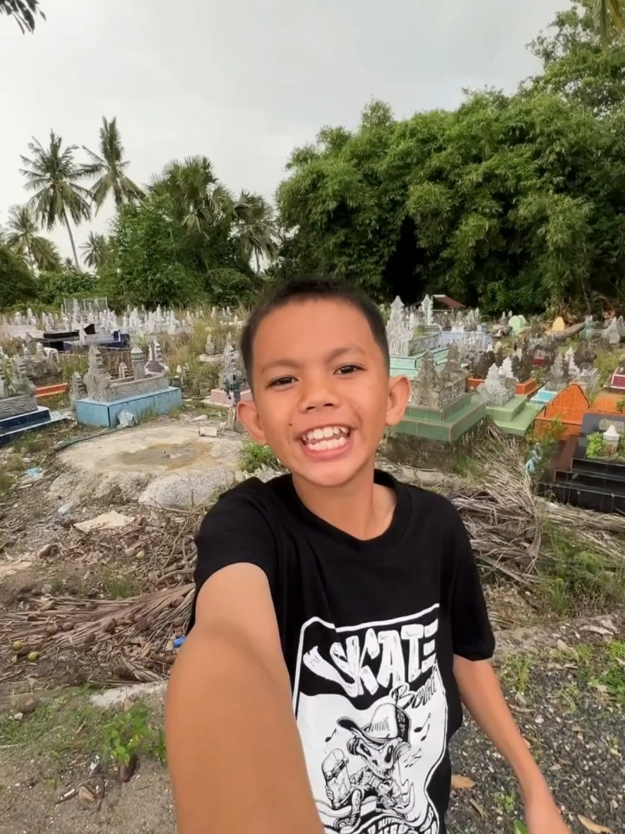 Rumah Masa Depan Yang Siap Huni #makam #pemakaman #kuburan #joke #rudyruach