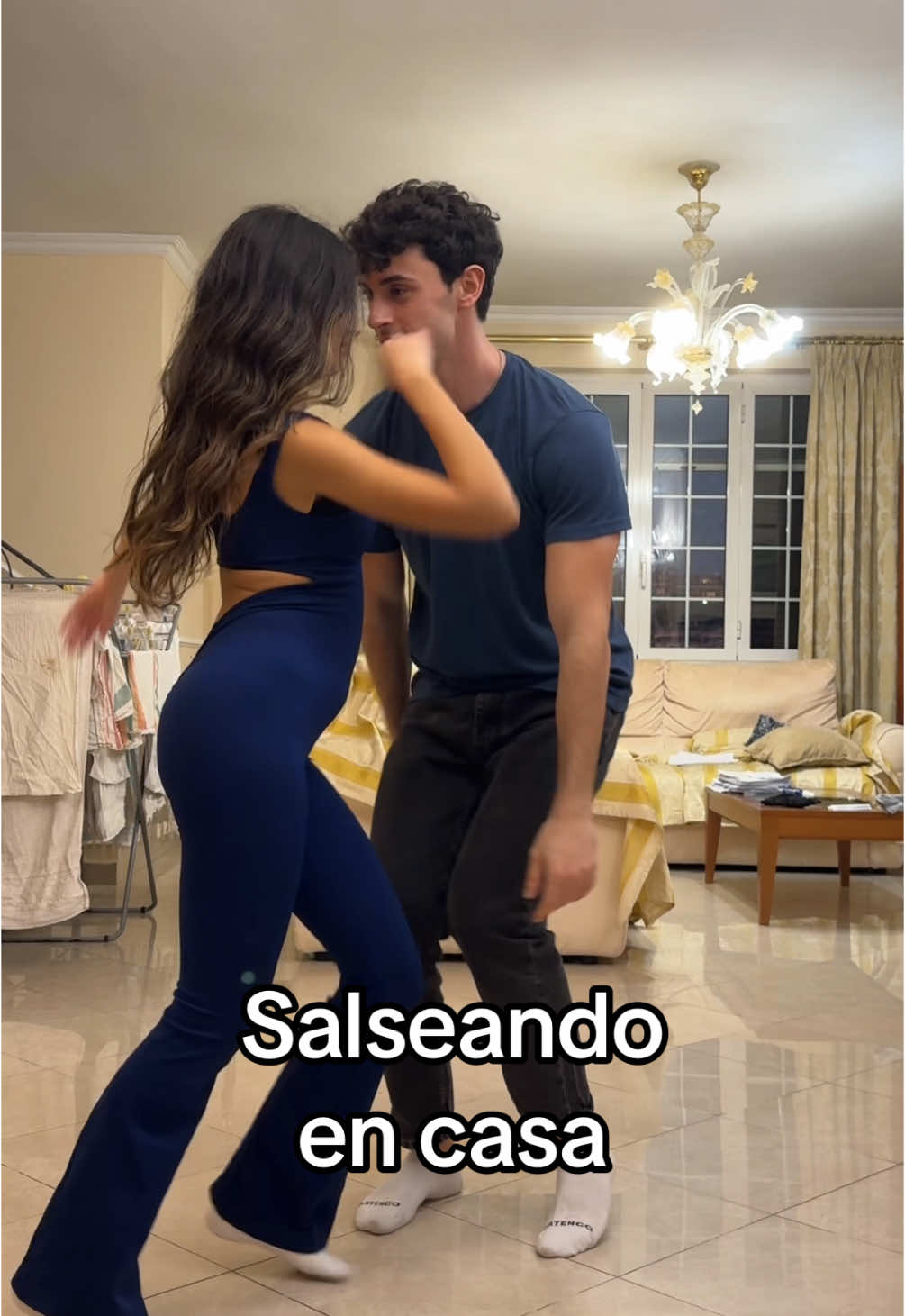 Mira lo que pasa 😂 #salsa #timba #salsacubana #cuba #salseando #dance #bailando #dancecouple #salsadancers #baile #musicalatina #parati #perte 