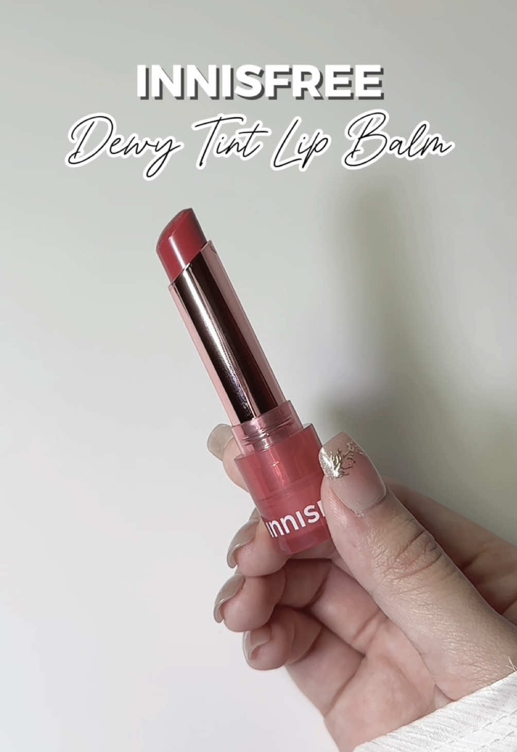 Innisfree Dewy Tint Lip Balm ✨ It’s soo glossy and dewy 😍  #innisfree #lipbalm #dewylipbalm #glossy #dewy #makeup 