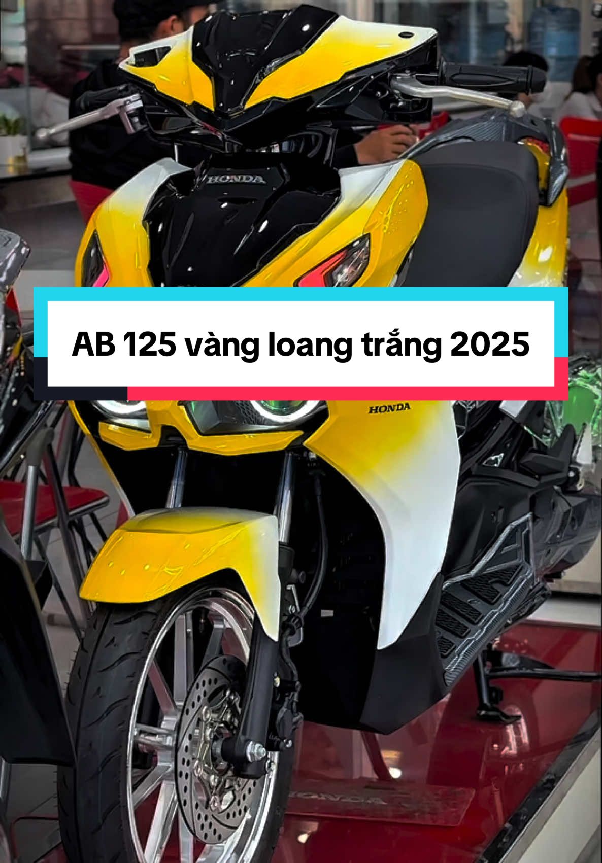 AB125 vàng loang trắng lên hiệu ứng bi cầu + led audi siêu cuốn💥#banxetragop #honda #fyp #xedovietnam #viral #ab #viraltiktok 