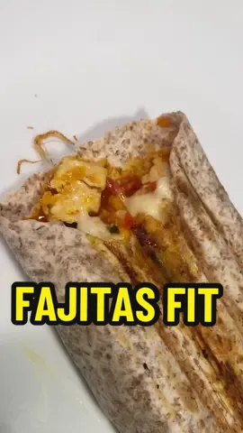 FAJITAS FIT 🌮 👉🏼 Os traigo esta receta para que veáis que se puede disfrutar comiendo saludable. ⏰ Rápido  👌🏼 Sencillo 🔋 Gran aporte de proteínas y fibra  INGREDIENTES 📋: 🌶️ Pimientos  🥒 Calabacín 🧅 Cebolla 🍗 Pechuga de pollo 🌮 Tortitas 100% integrales 🧀 Queso Havarti Light  ¡¡¡Espero que os gusten tanto como a mi!!! 😋  #Receta #fit #fajitas #nutrition #healthyfood #parati #viral 