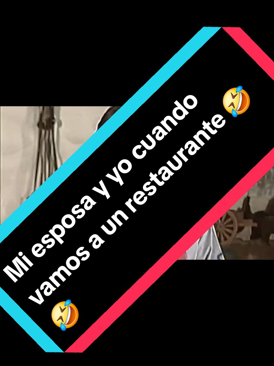 Mi esposa y yo cuando vamos a un restaurante 🤣🤣 #restaurante #seguidores #parati #videoviral #paratodoelmundo #tazodorado #fielesdecorazon 