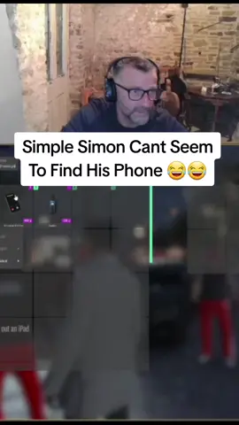 Simple simon is having trouble finding his phone 😂 #gtaonline #100k #gtarp #foryou #gta #roleplay #uniquerp #gaming #simplesimon @Simple Simon @jas @KavsuaL @mcmemzy 