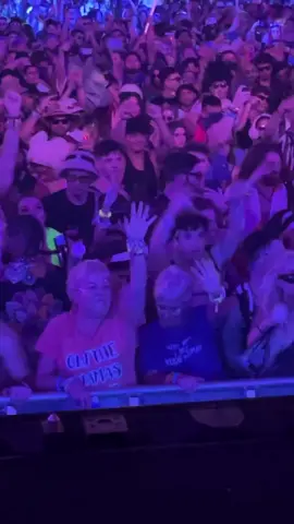 Two Grannies Dancing in the Front Row at EDC Las Vegas ❤️🙌 #klubikon #fyp #fy #electronicmusic #partypeople #dancemusic #party #dance #technomusic #techno #rave #partygirl #partygirls #ravegirl #ravegirls #girl #girls #grannies #grandmas #grandma #vegas #lasvegas #edc #housemusic #house